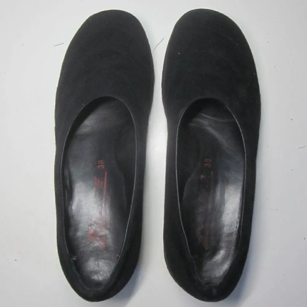 Zante Womens Size 7.5 / 38 EU Flats Black Suede Made in Italy Non-Slip Sole